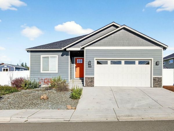 1731 Luxor Lane, Medford, OR 97504