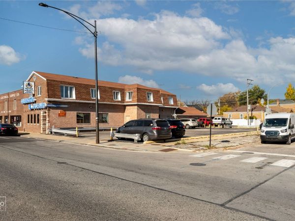 5960 S Archer Avenue, Chicago, IL 60638