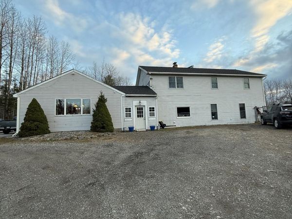 26 Clark Street, Thomaston, ME 04861