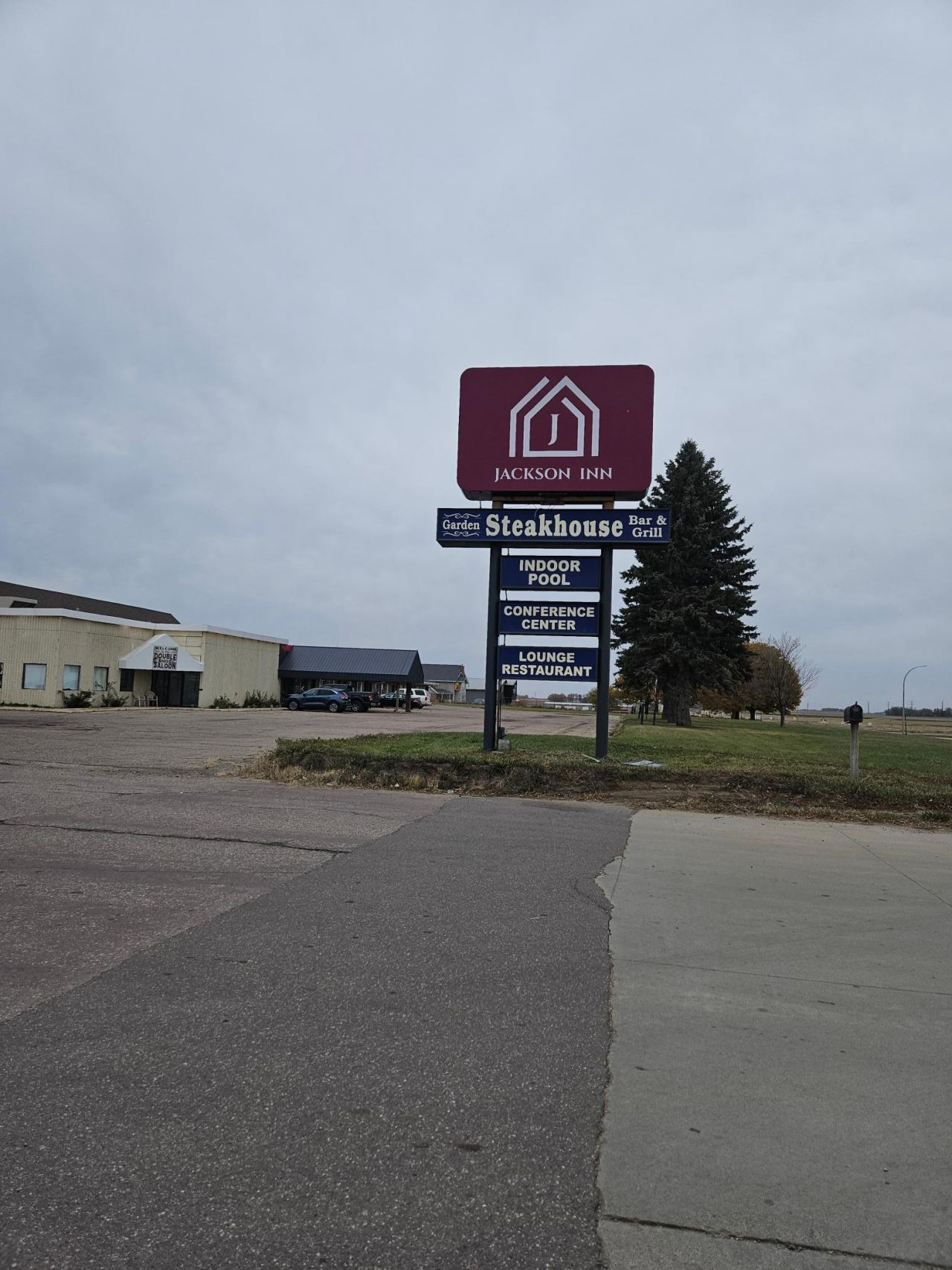 2007 Highway 71 N, Jackson, MN 56143