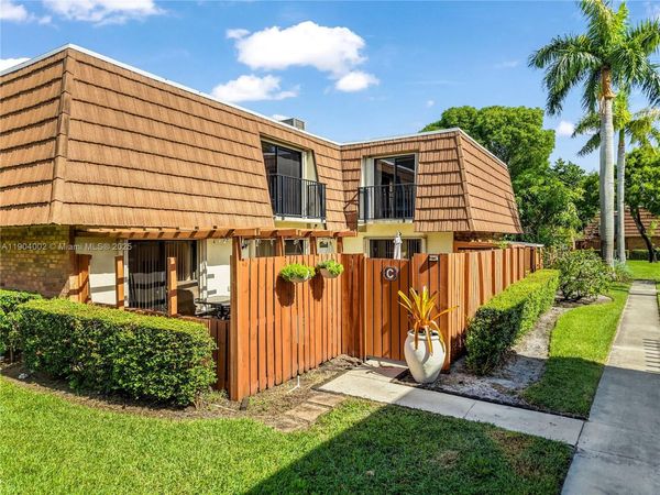 9109 C SW 20th St, Davie, FL 33324