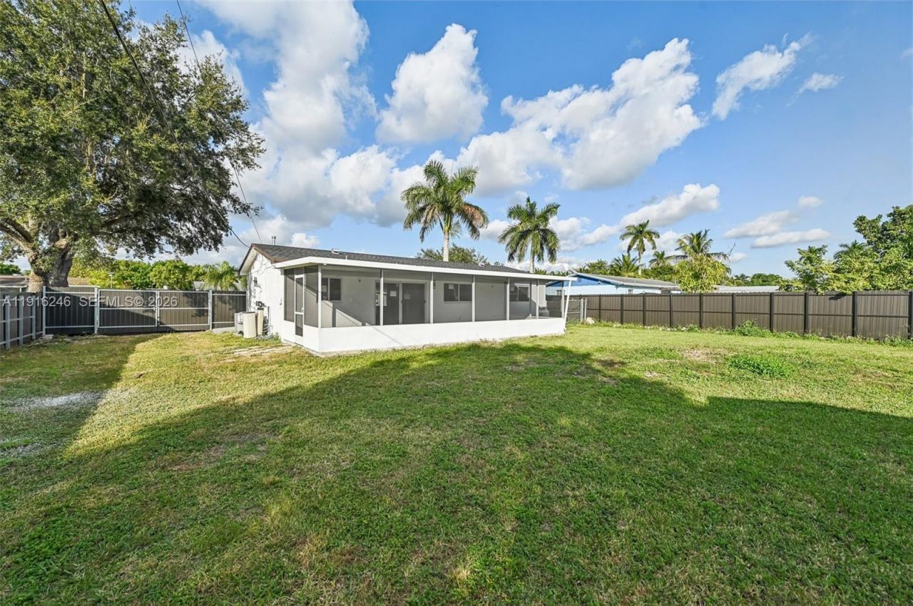 18950 SW 310th St, Homestead, FL 33030 Photo
