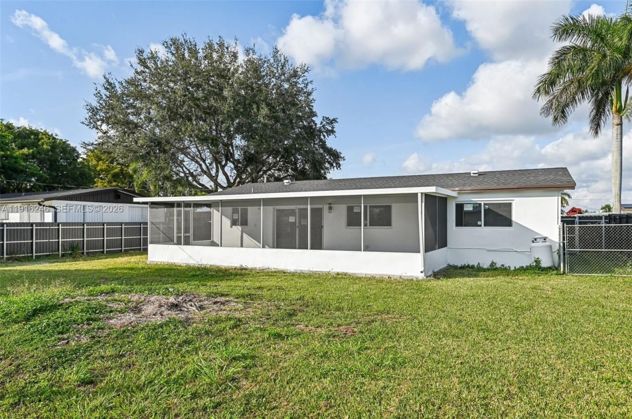 18950 SW 310th St, Homestead, FL 33030 Photo