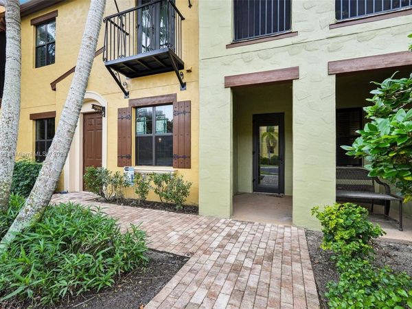 9064 Capistrano St N, Unit 5004, Naples, FL 34113