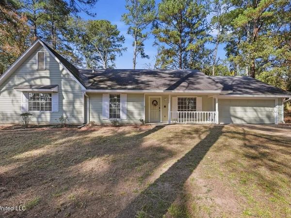 1534 Tracewood Drive, Jackson, MS 39211