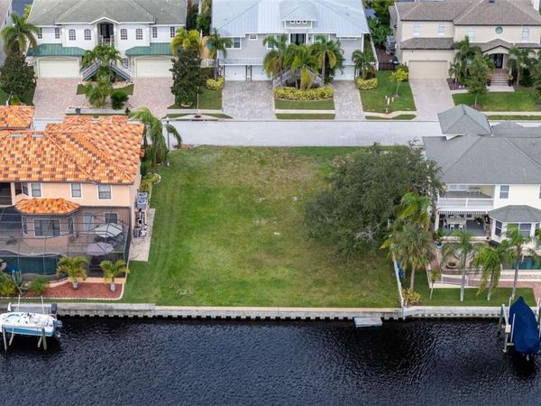 316 MANATEE LANE, TARPON SPRINGS, FL 34689