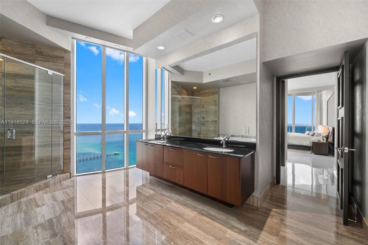 16001 Collins Ave, Unit 4001, Sunny Isles Beach, FL 33160 Photo