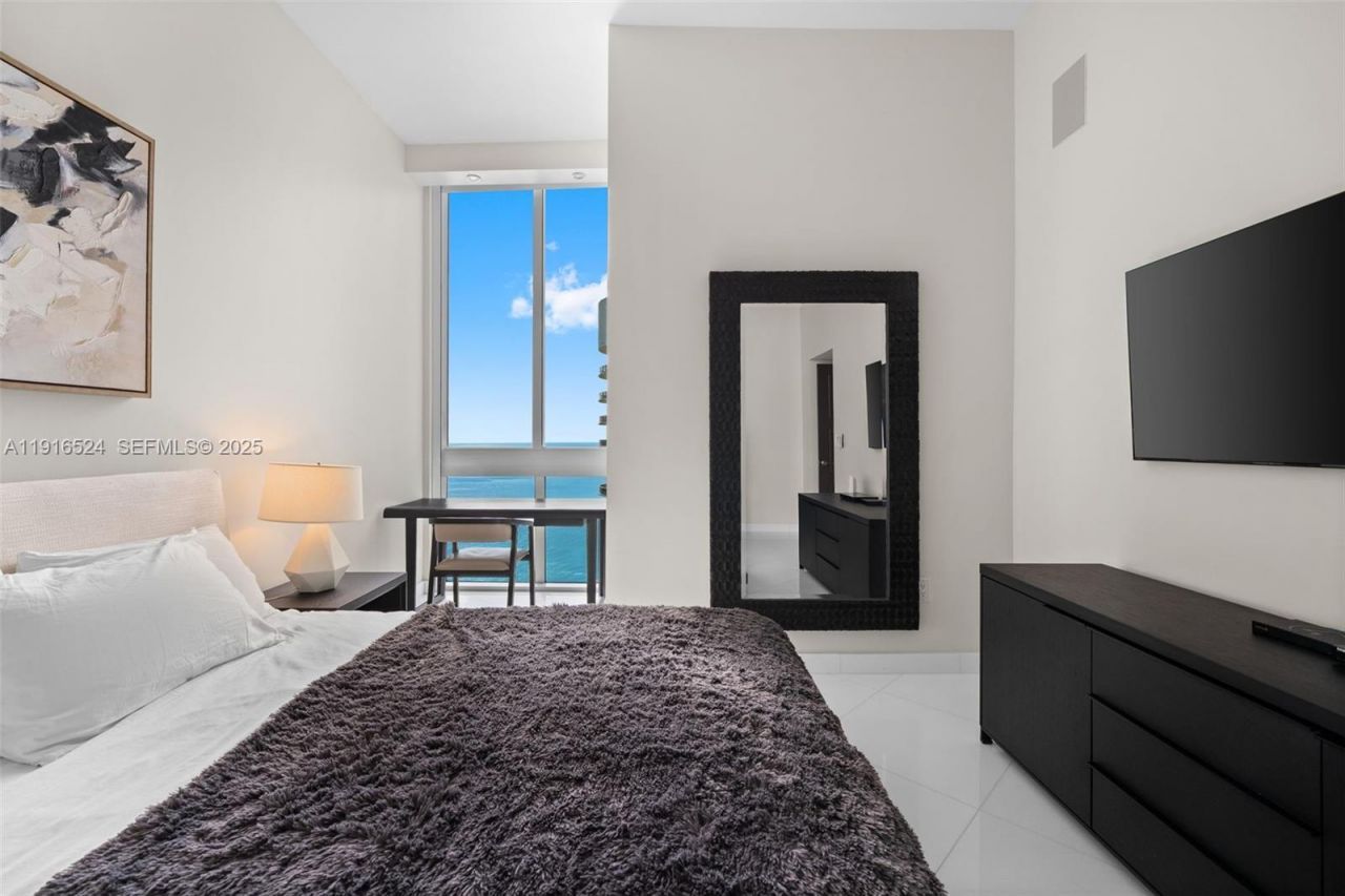 16001 Collins Ave, Unit 4001, Sunny Isles Beach, FL 33160 Photo