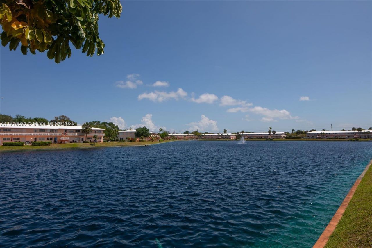 900 SW 11th Ave, Unit 15C, Hallandale Beach, FL 33009 Photo