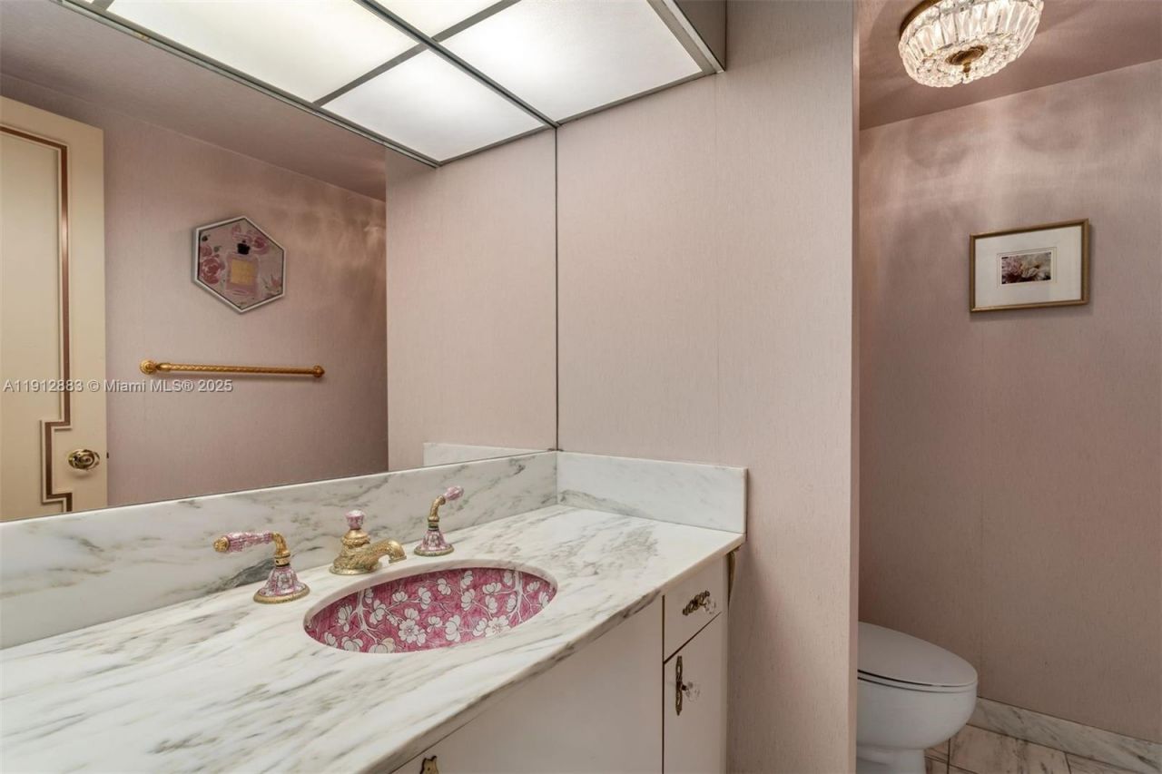 5500 Collins Ave, Unit 304, Miami Beach, FL 33140 Photo