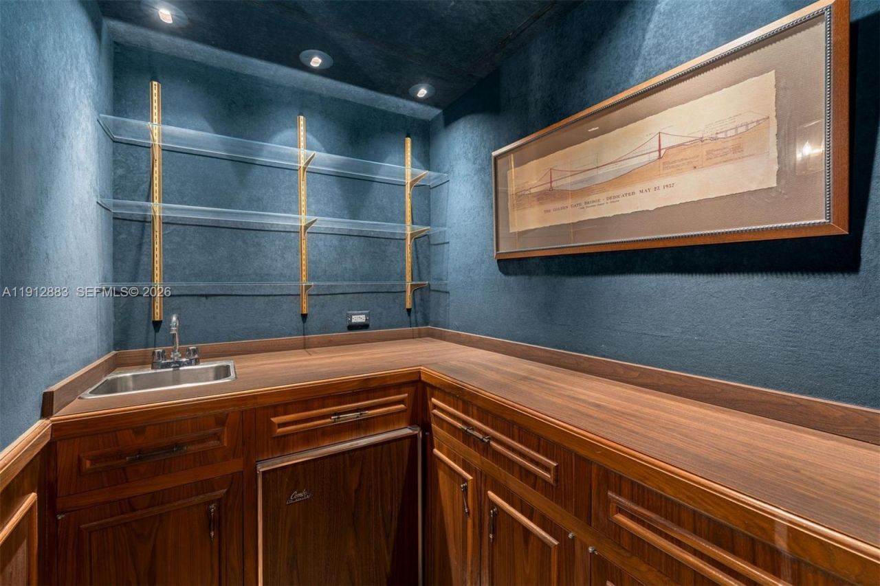 5500 Collins Ave, Unit 304, Miami Beach, FL 33140 Photo