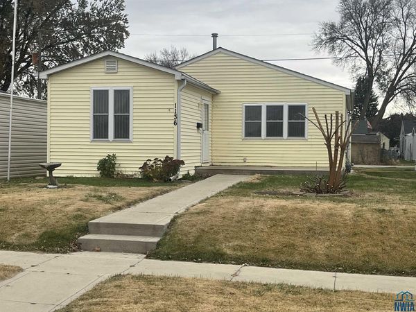 1136 Edgewater, Sioux City, IA 51109