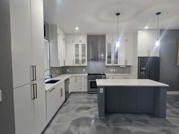 724 Ramsey Ave, Rockdale, TX 76567