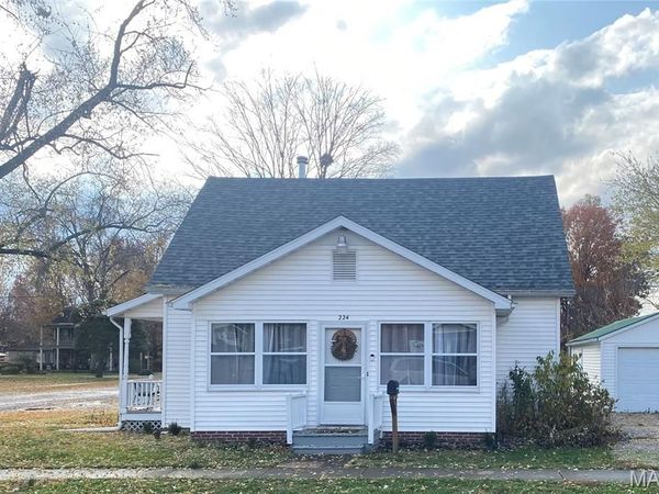 224 Vine Street, Greenville, IL 62246