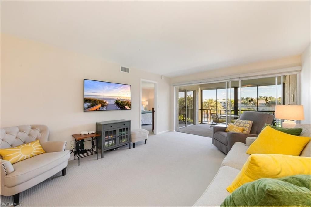 3030 Binnacle Dr, Unit 307, Naples, FL 34103 Photo