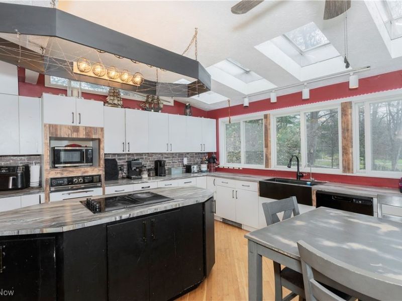 7280 New Hudson Road, Windsor, OH 44099 Photo 8