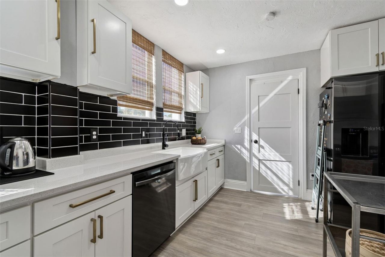 1120 17th Avenue N, Saint Petersburg, FL 33704 Photo