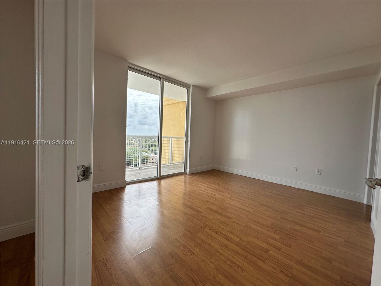 900 SW 8th St, Unit 1010, Miami, FL 33130 Photo