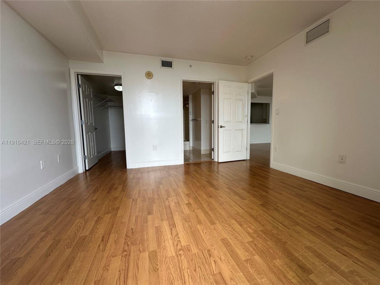 900 SW 8th St, Unit 1010, Miami, FL 33130 Photo