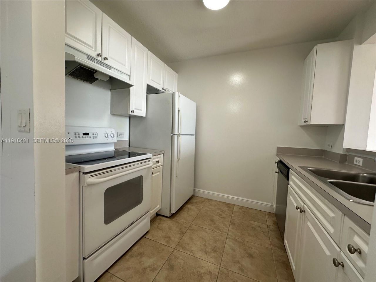 900 SW 8th St, Unit 1010, Miami, FL 33130 Photo