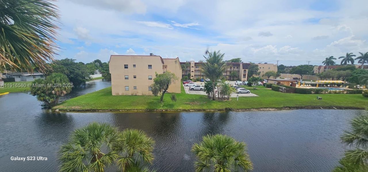 8595 Sunrise Lakes Blvd, Unit 307, Sunrise, FL 33322 Photo