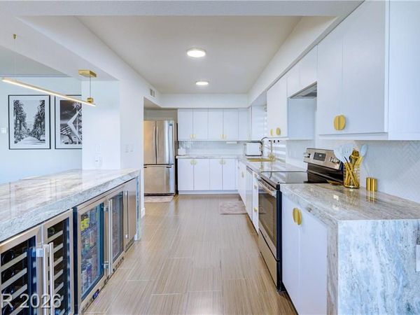 205 E Harmon Avenue , Unit 406, Las Vegas, NV 89169