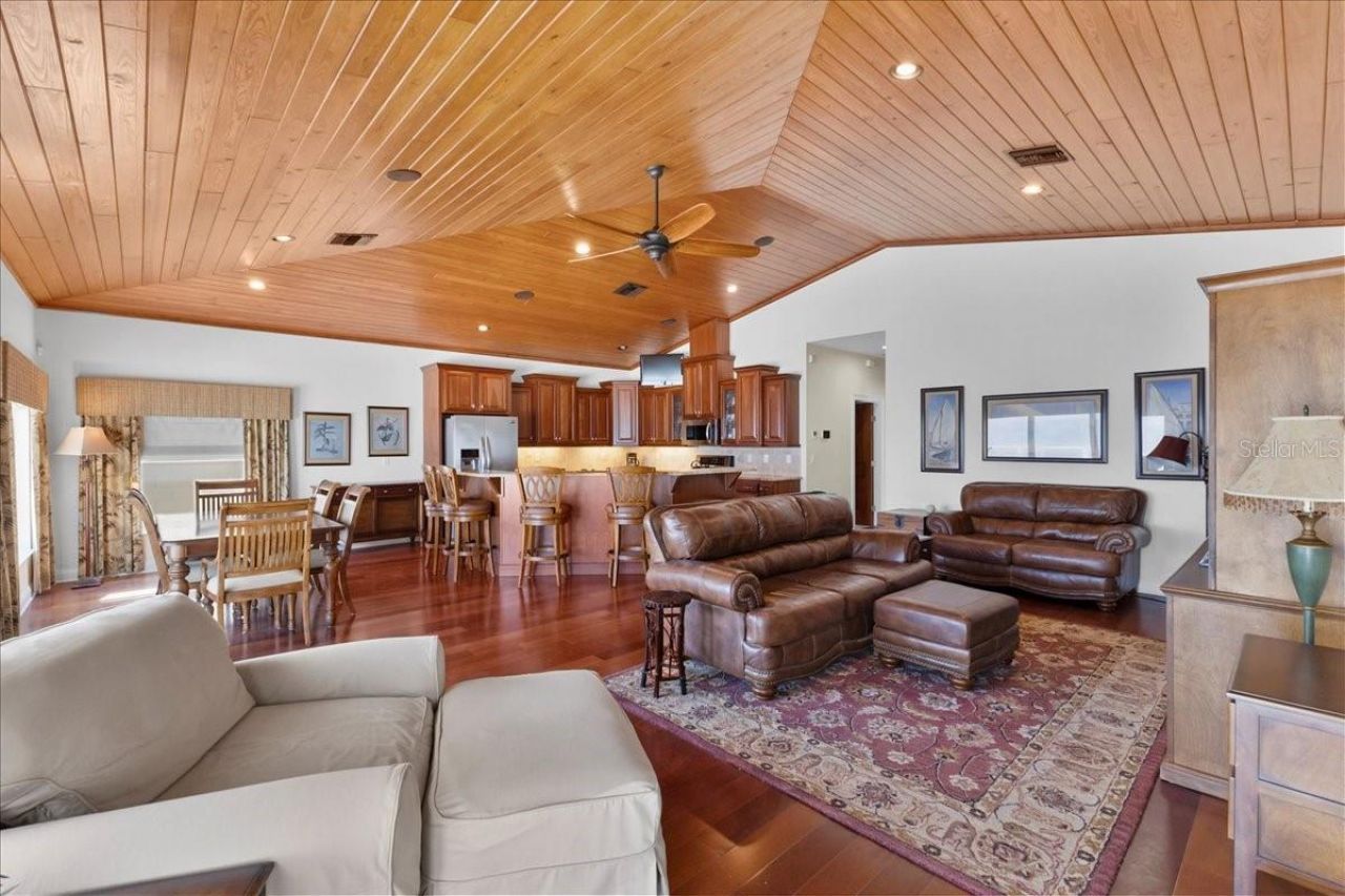 5609 S Atlantic Avenue, New Smyrna Beach, FL 32169 Photo
