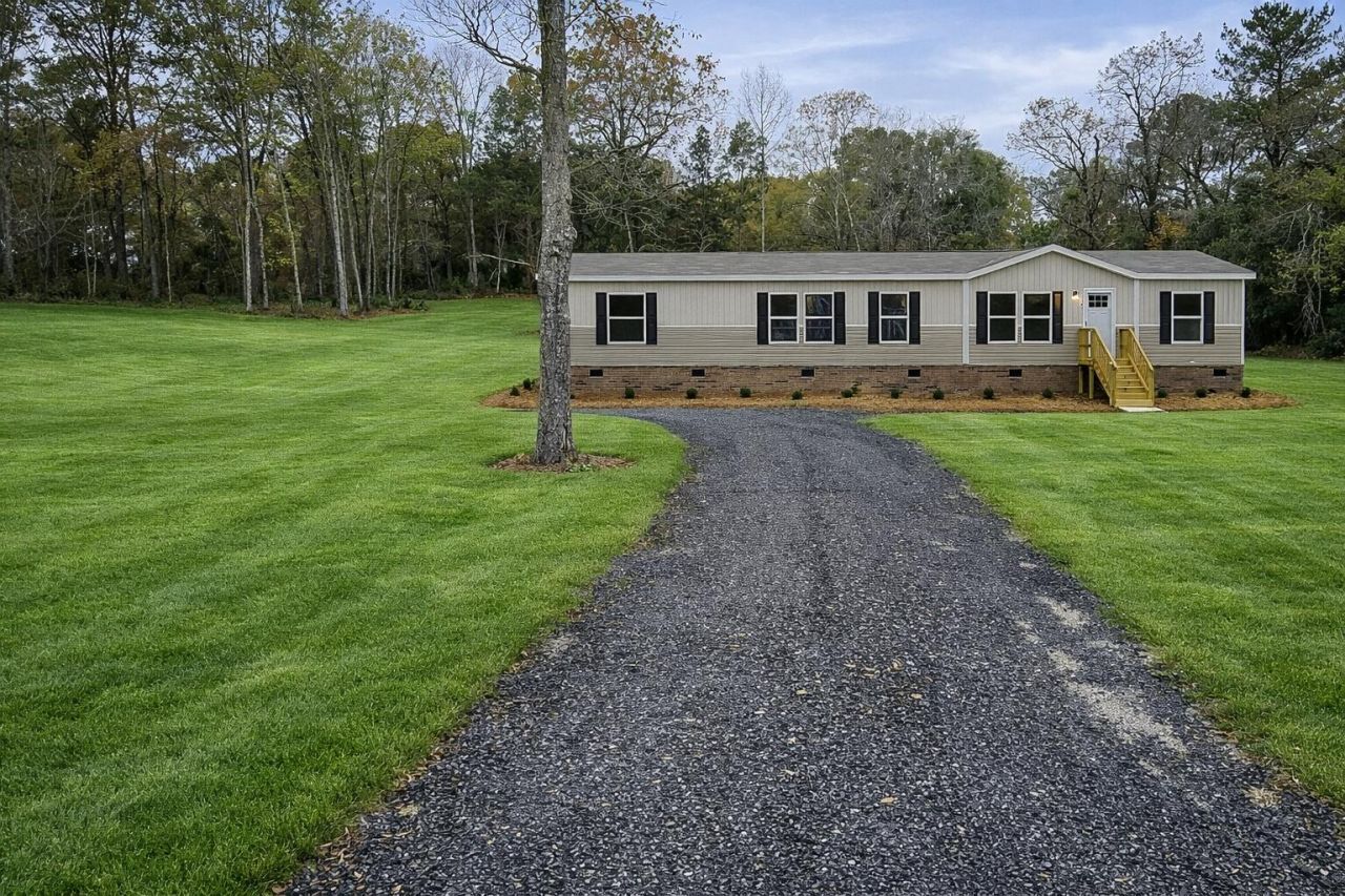 105 Martin Drive Photo 3