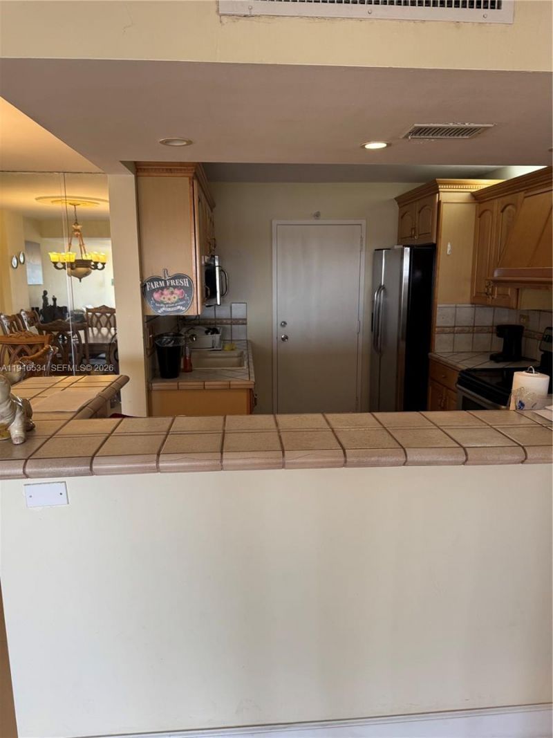 800 NE 195th St, Unit 714, Miami, FL 33179 Photo