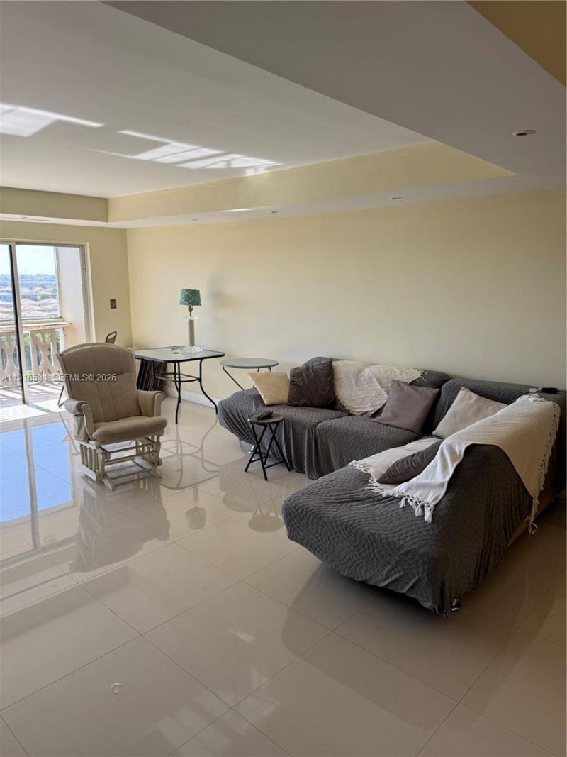 800 NE 195th St, Unit 714, Miami, FL 33179 Photo