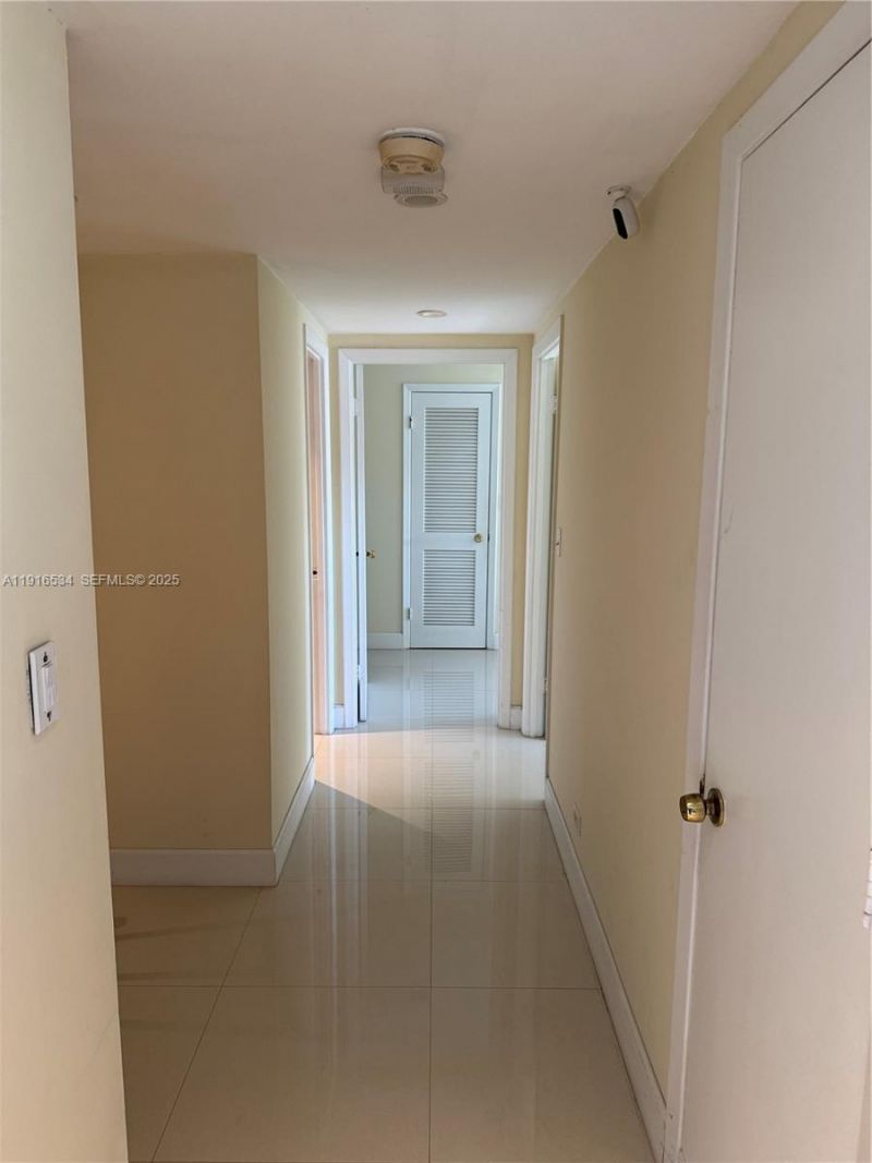 800 NE 195th St, Unit 714, Miami, FL 33179 Photo