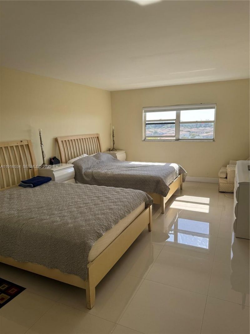 800 NE 195th St, Unit 714, Miami, FL 33179 Photo