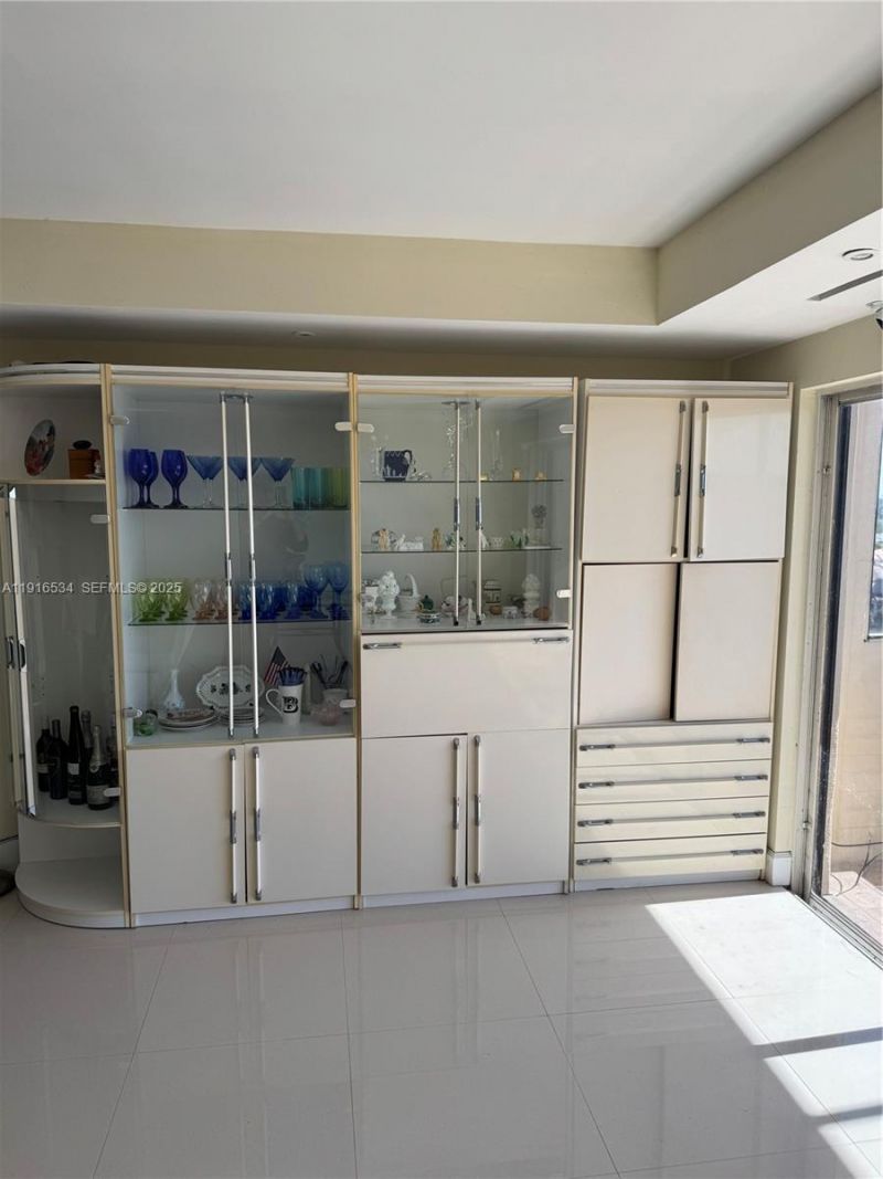 800 NE 195th St, Unit 714, Miami, FL 33179 Photo