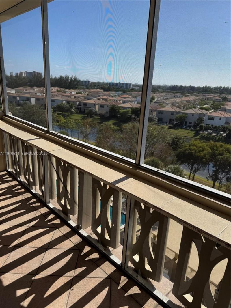 800 NE 195th St, Unit 714, Miami, FL 33179 Photo