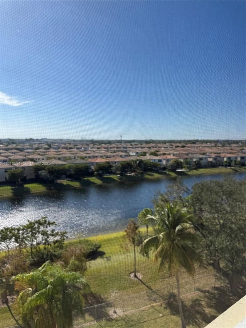 800 NE 195th St, Unit 714, Miami, FL 33179 Photo