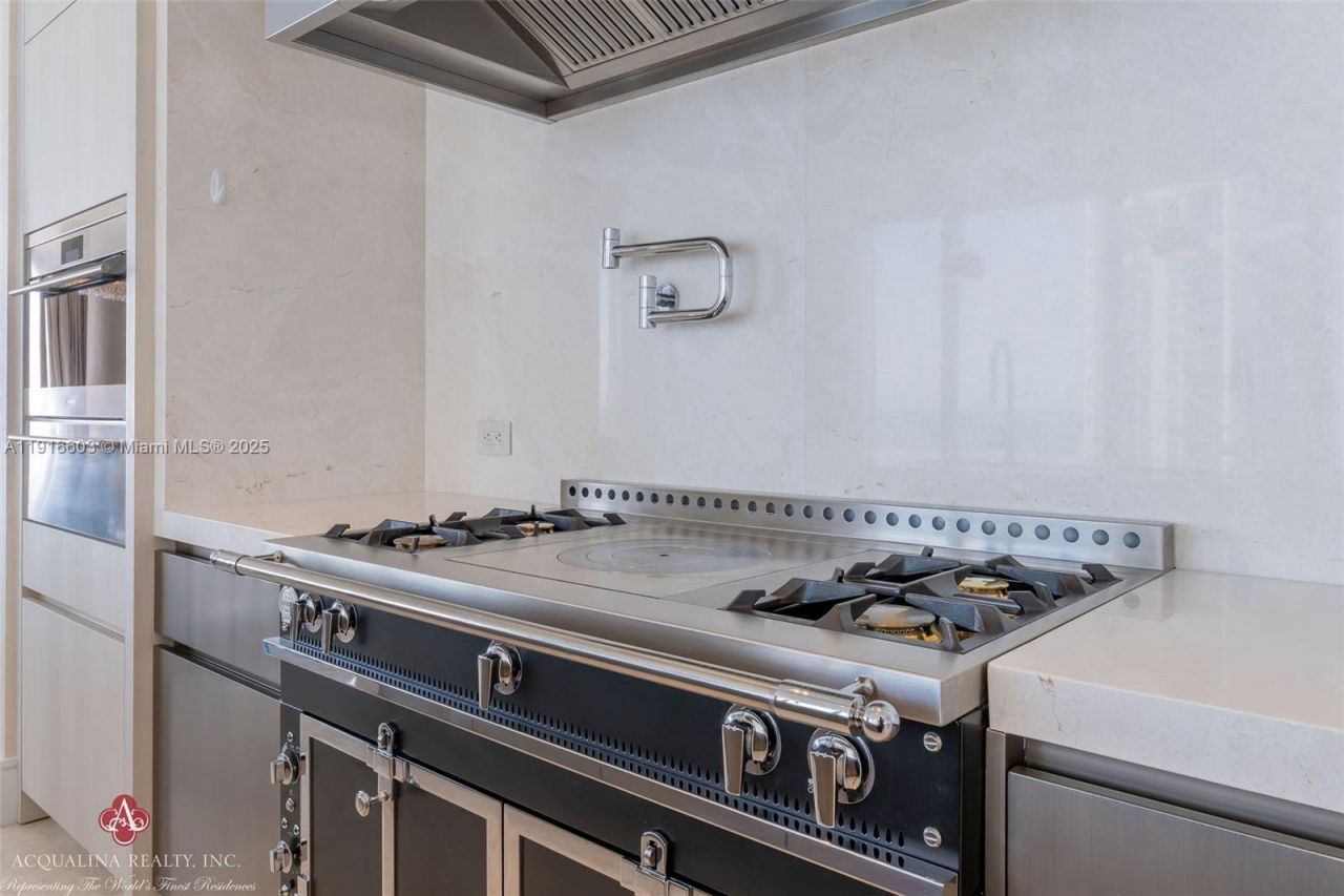 17975 Collins Avenue, Unit 2402, Sunny Isles Beach, FL 33160 Photo