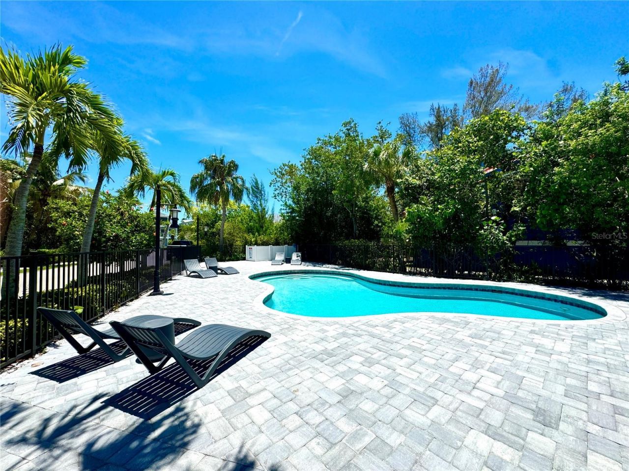 6330 Laguna Drive, Longboat Key, FL 34228 Photo