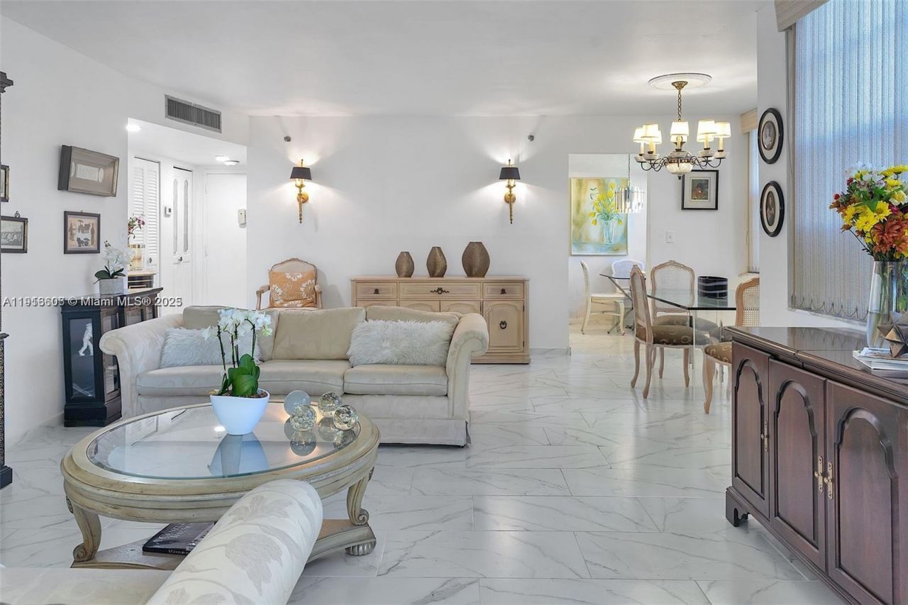 1300 Saint Charles Pl, Unit L12, Pembroke Pines, FL 33026 Photo