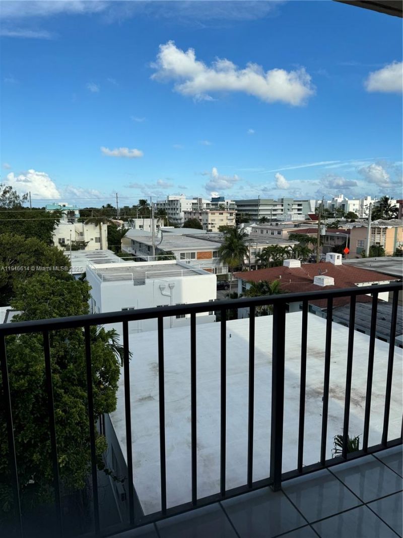 7921 Byron Ave, Unit 506, Miami Beach, FL 33141 Photo