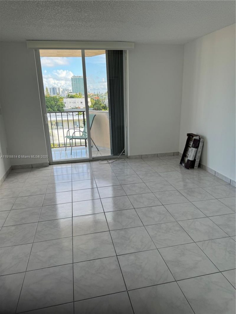 7921 Byron Ave, Unit 506, Miami Beach, FL 33141 Photo
