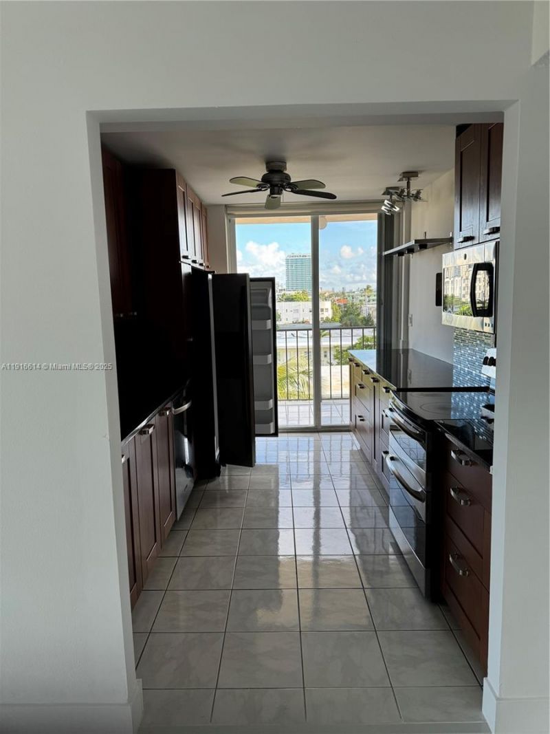 7921 Byron Ave, Unit 506, Miami Beach, FL 33141 Photo