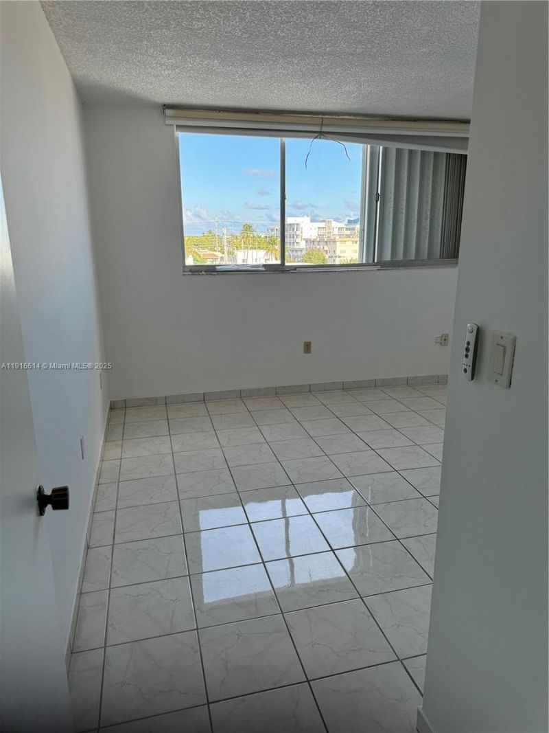 7921 Byron Ave, Unit 506, Miami Beach, FL 33141 Photo
