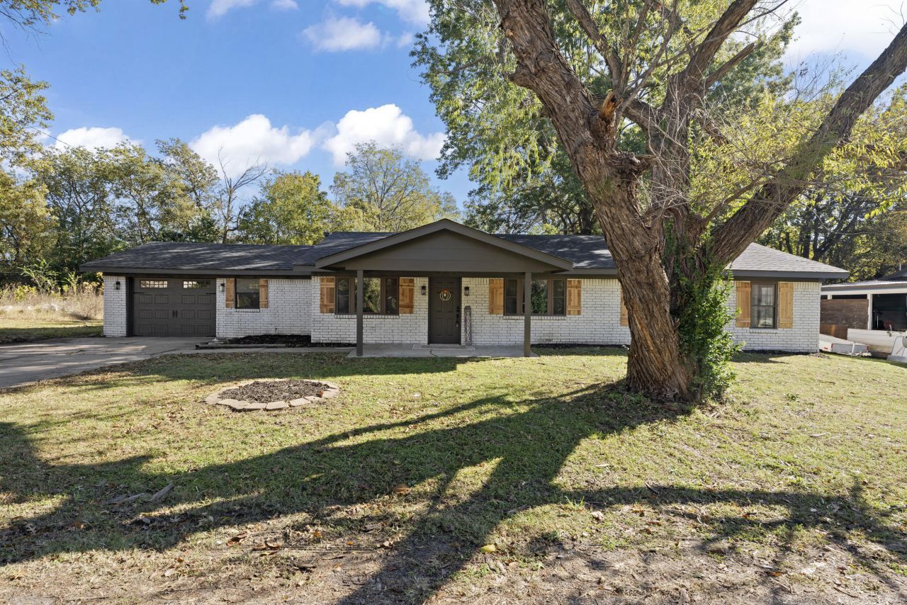 7 N Ora Street Pryor, OK 74361