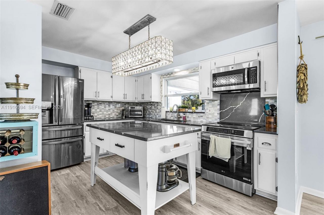 3005 SE 18th, Cape Coral, FL 33904 Photo