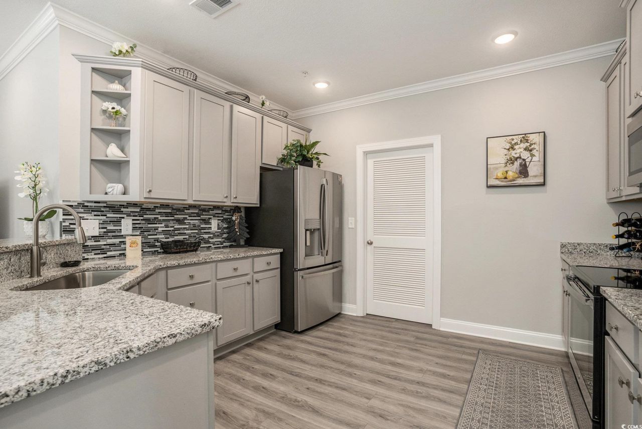 932 Jackline Place Photo 16