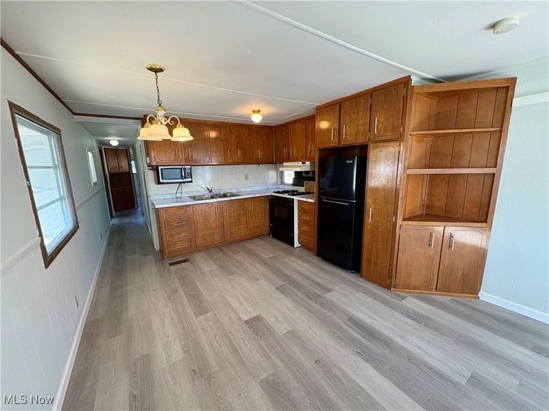 20 Van Ess Drive, Olmsted Falls, OH 44138 Photo 10