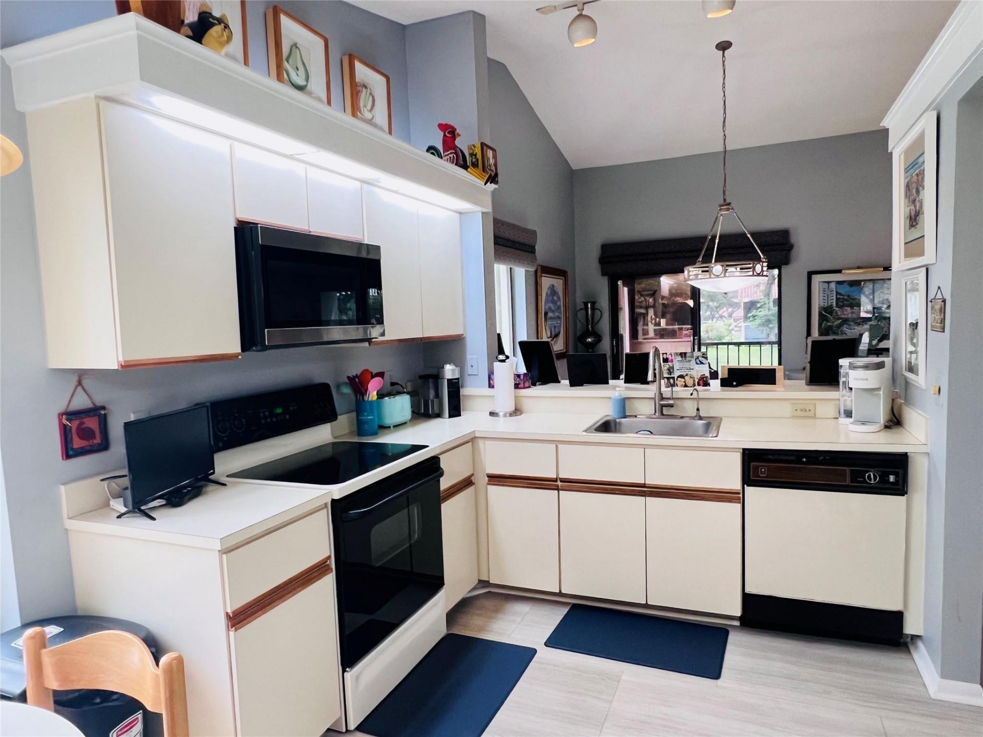 10851 Palm Lake Avenue, Unit 201, Boynton Beach, FL 33437 Photo