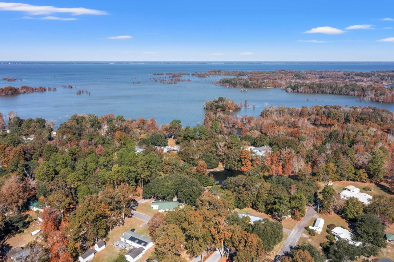 109 Cove Lane Photo 2