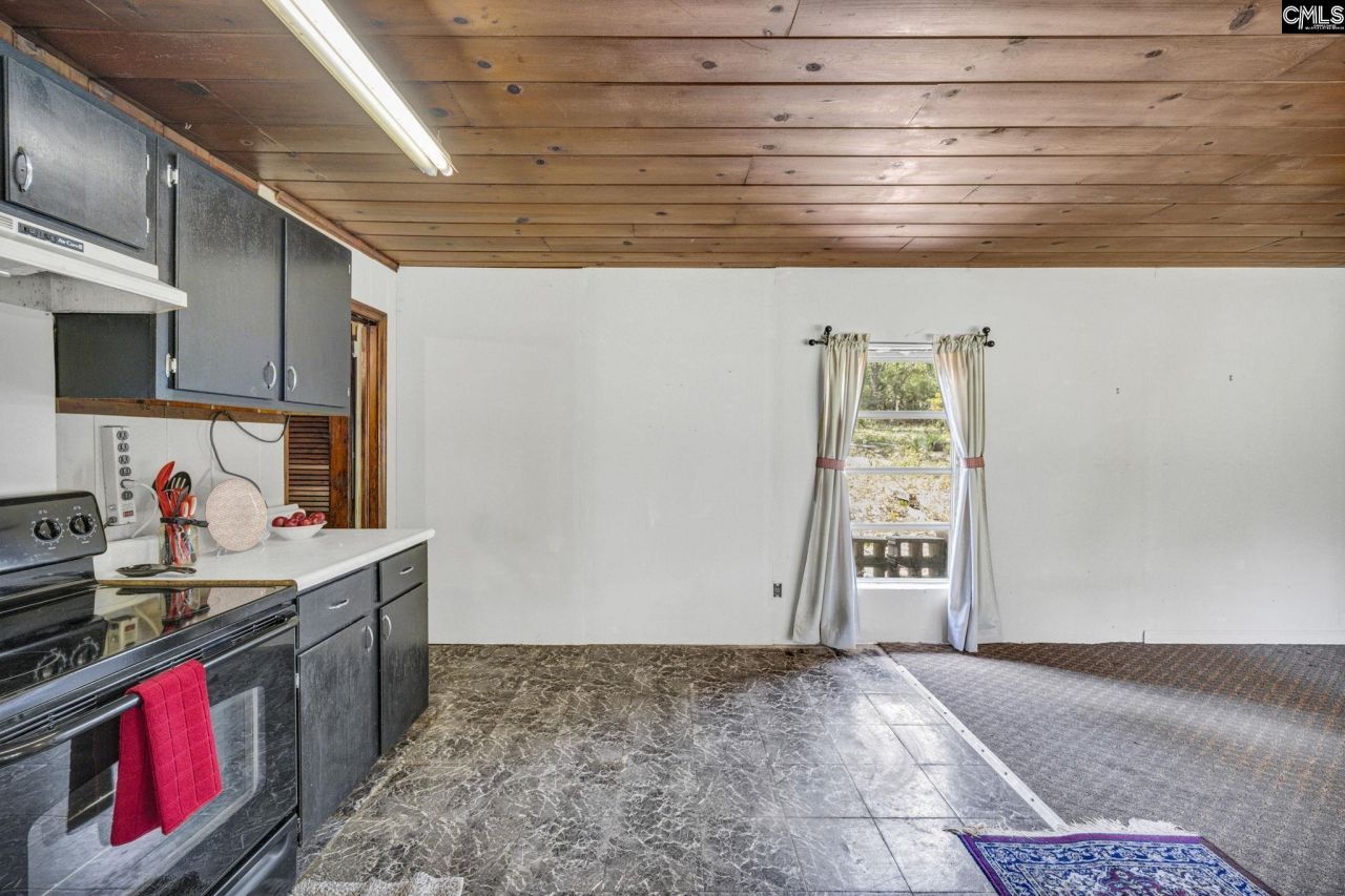 121 Coral Court Photo 33