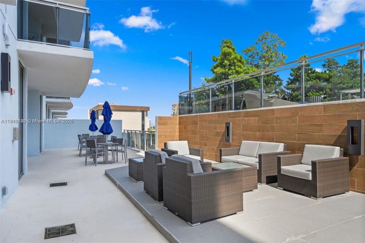 7901 Hispanola Ave, Unit 2010, North Bay Village, FL 33141 Photo